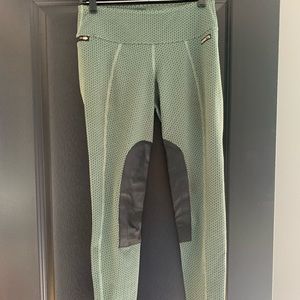 Kerrit’s fleece lined winter tights size small